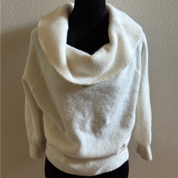 H&M OFF-THE-SHOULDER SWEATER - Picture 8 of 11